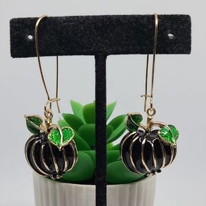 Elegant Black and Gold Tone Dangle Drop Pumpkin Earrings NWOT Ladies Fall Casual